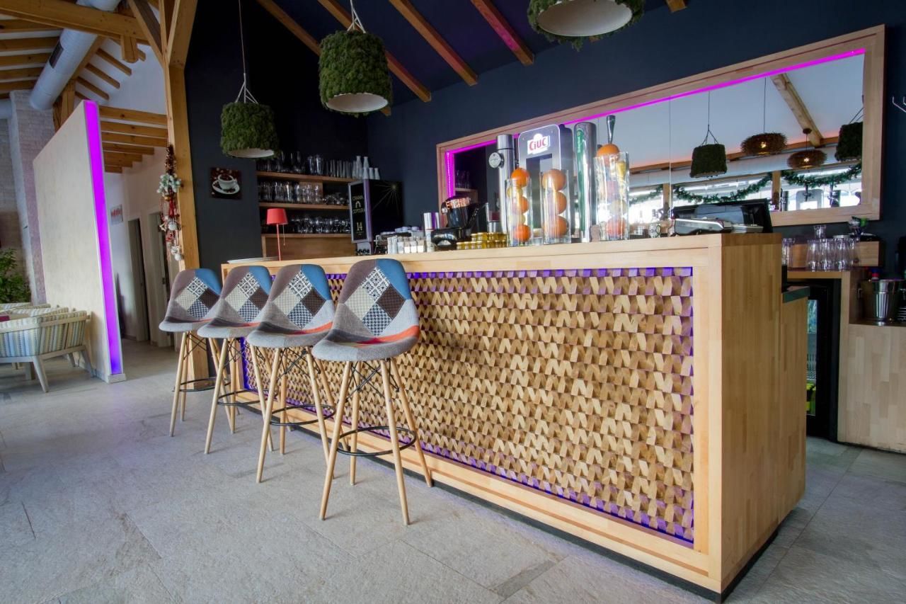 Отель Hotel Dragului Предял-45