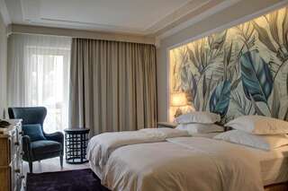 Отель Hotel Dragului Предял Представительский номер с кроватью размера «king-size»-4