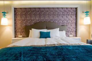 Отель Hotel Dragului Предял Представительский номер с кроватью размера «king-size»-9