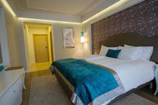 Отель Hotel Dragului Предял Представительский номер с кроватью размера «king-size»-10